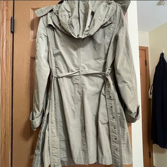 🎉SOLD🎉LIKE NEW BURBERRY BRIT RAIN TRENCH COAT SZ 10/12 - Picture 3 of 11